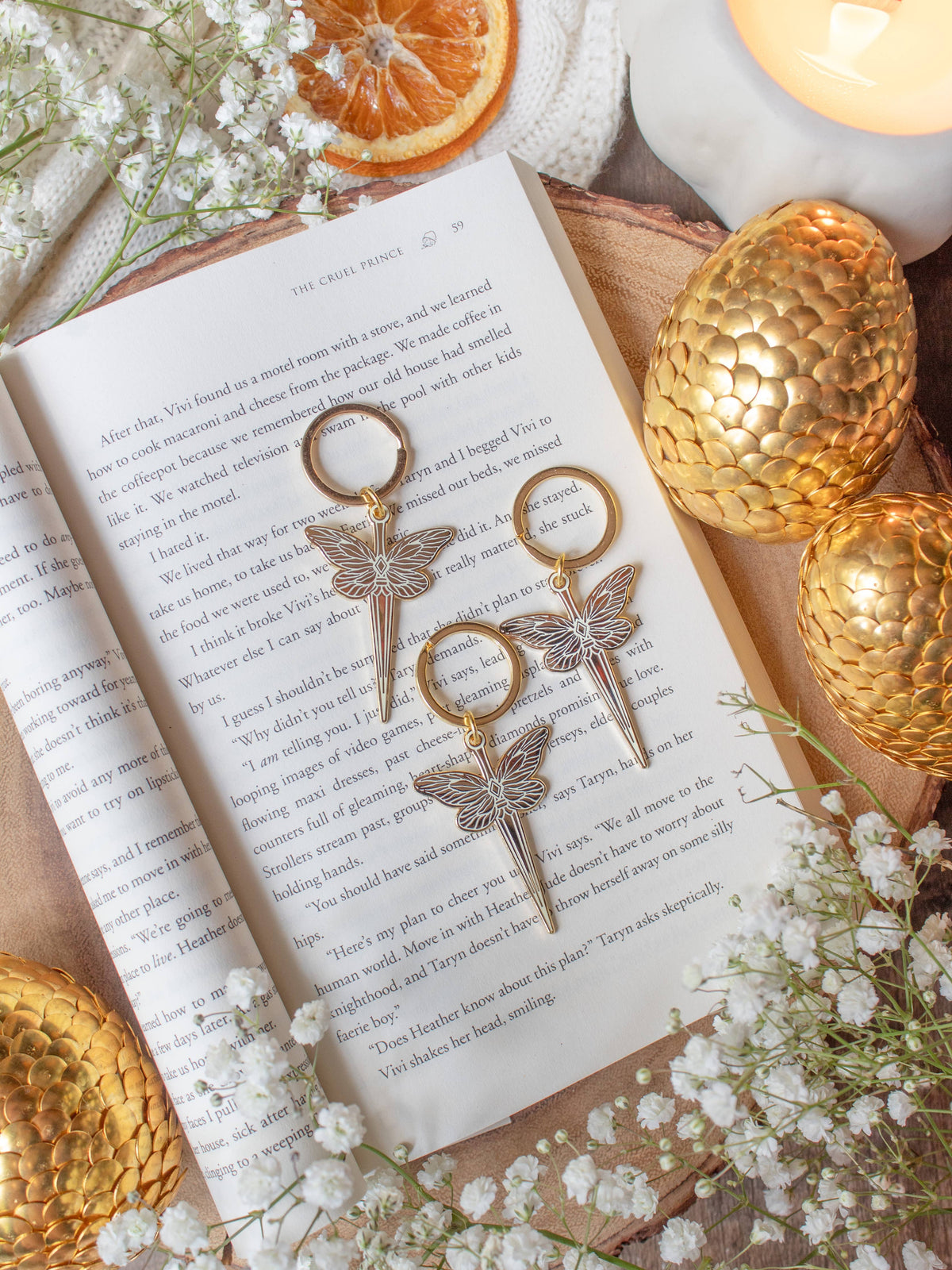 Faerie Dagger Enamel Keychain — Hard Enamel Romantasy Fan Art - Spinsterly Co